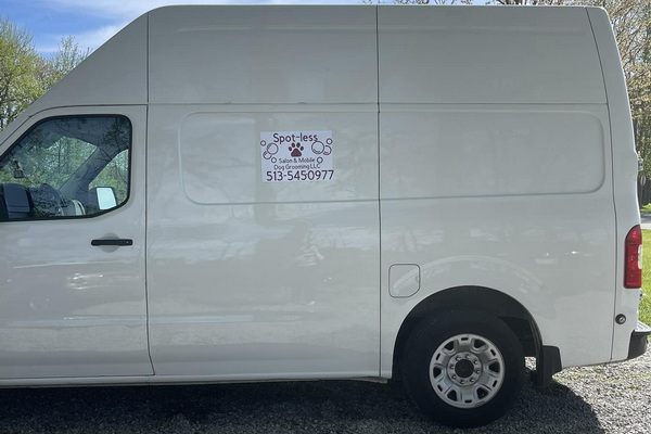 Spot Less Mobile Dog Grooming 1