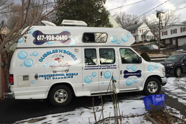 Bubbles N Bones Mobile Pet Grooming 1